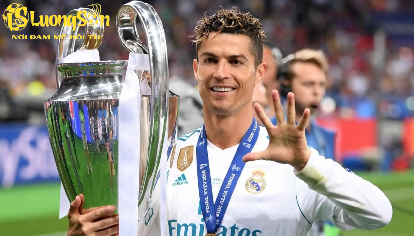 Vị thế huyền thoại của CR7 giúp nhiều fan Real Madrid yêu cầu đẩy mạnh thương vụ Vị thế huyền thoại của CR7 giúp nhiều fan Real Madrid yêu cầu đẩy mạnh thương vụ